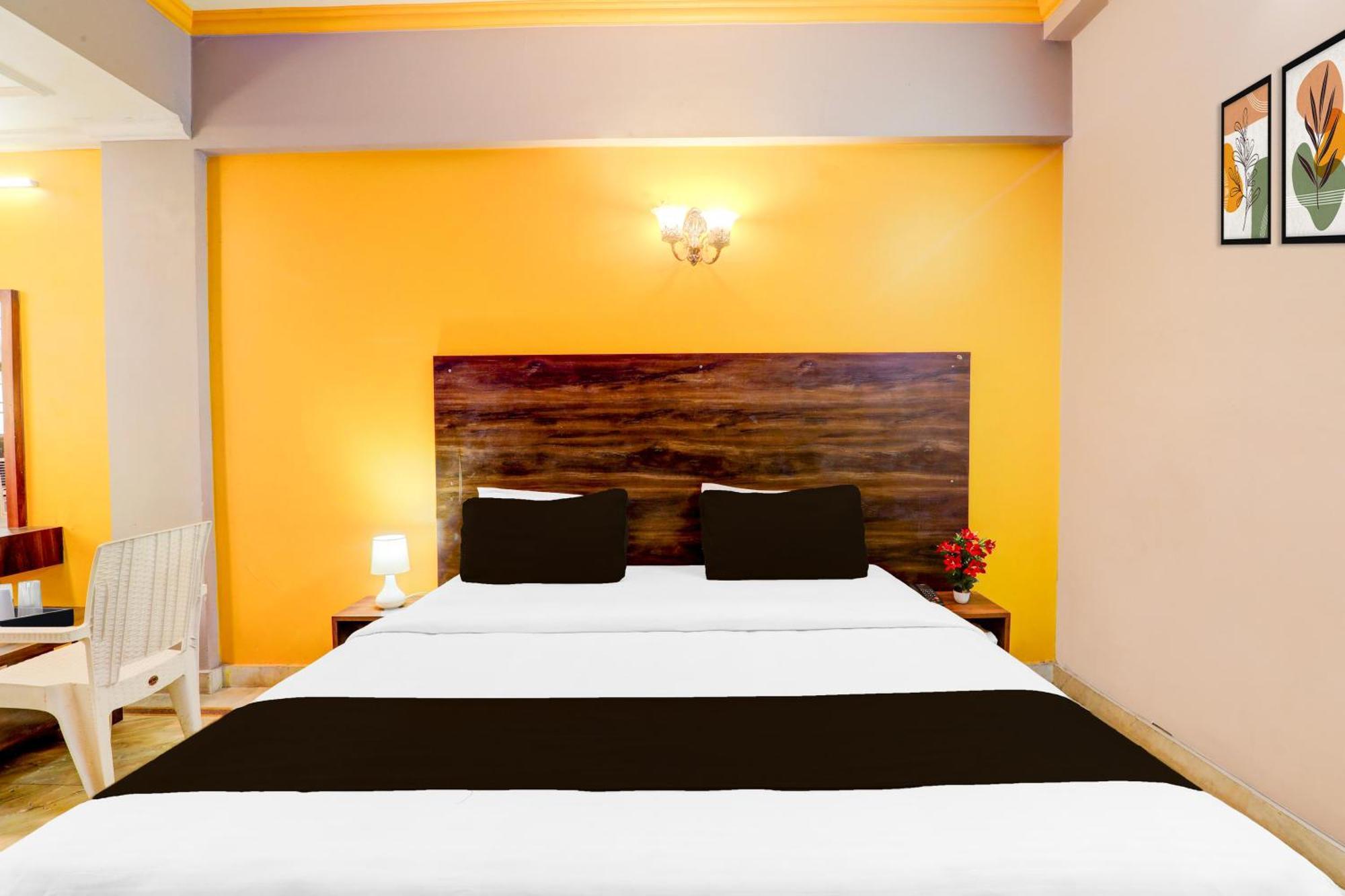 Super Hotel O Insaf Nagar Munshipuliya Formerly Vibrant Chinhat Екстер'єр фото