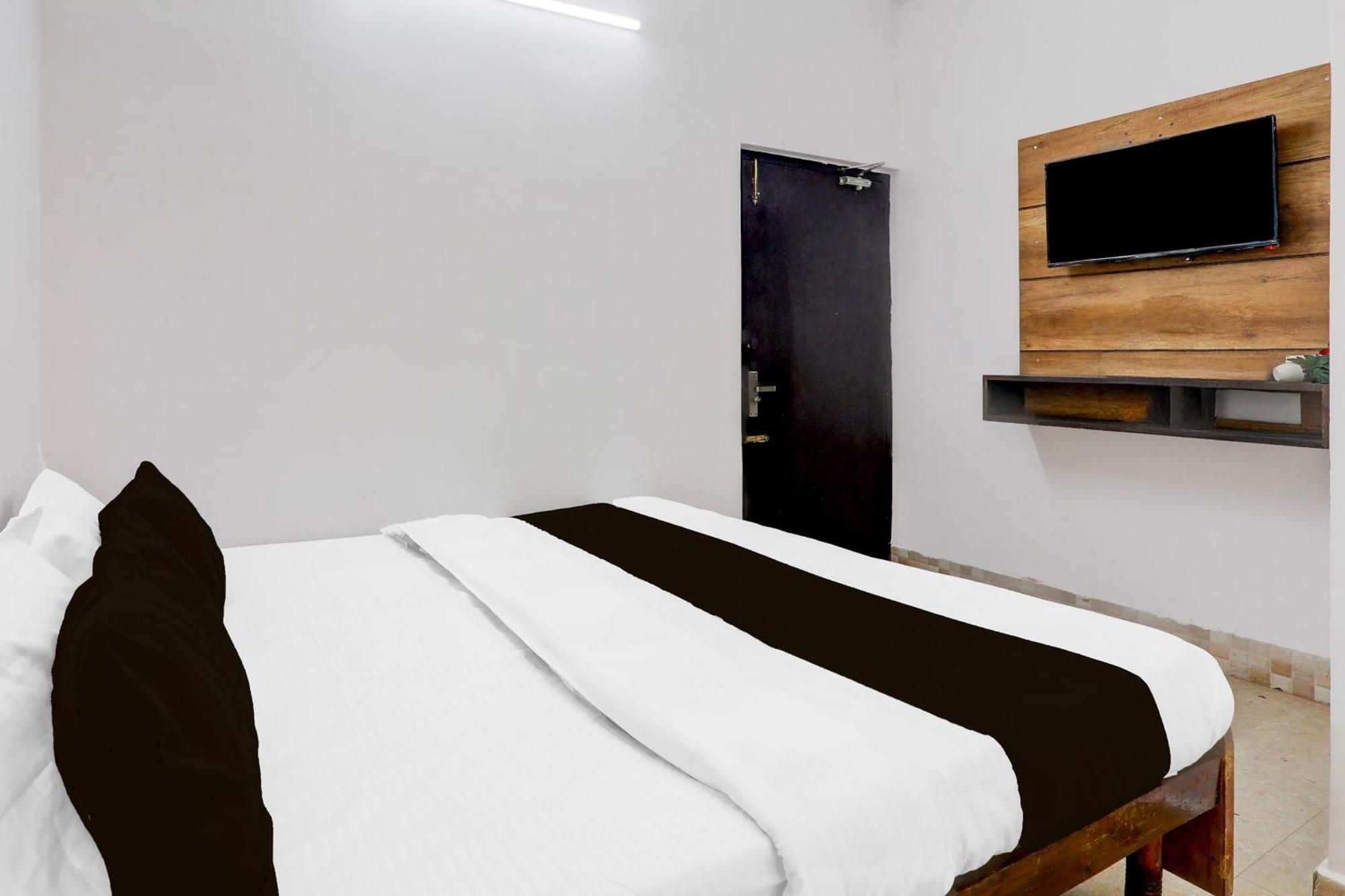 Super Hotel O Insaf Nagar Munshipuliya Formerly Vibrant Chinhat Екстер'єр фото