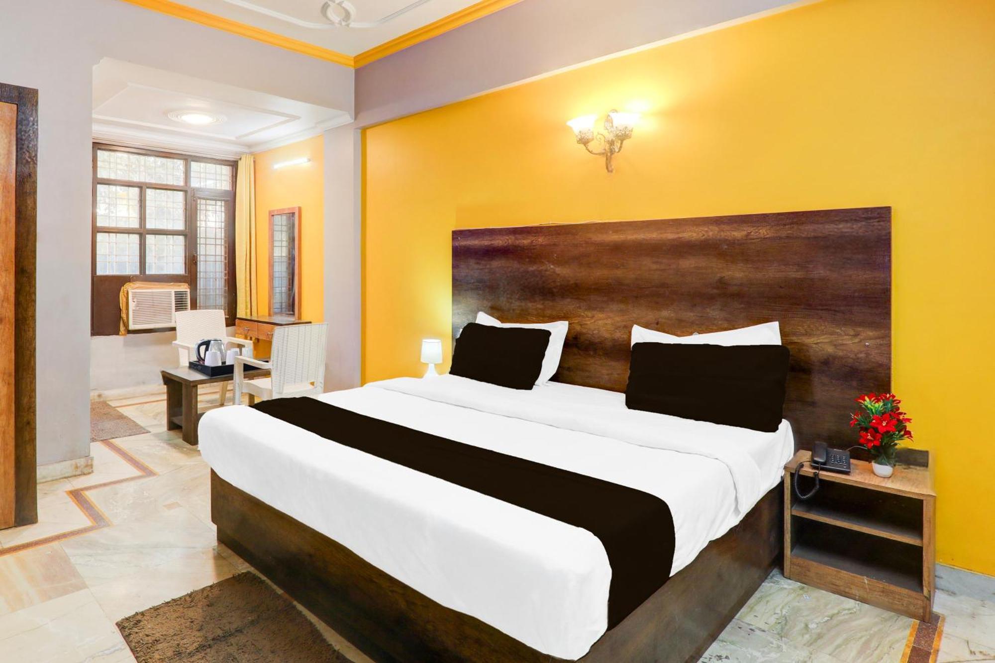 Super Hotel O Insaf Nagar Munshipuliya Formerly Vibrant Chinhat Екстер'єр фото